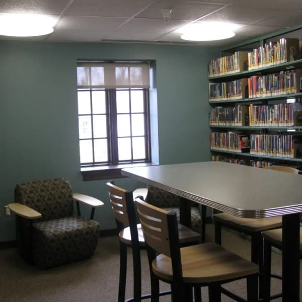 Image of Study Zone in Smithtown Library